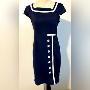 This is a size Large , has never been worn! There is no tag just size